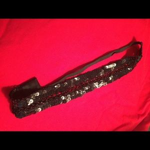Black sequin stretch headband.